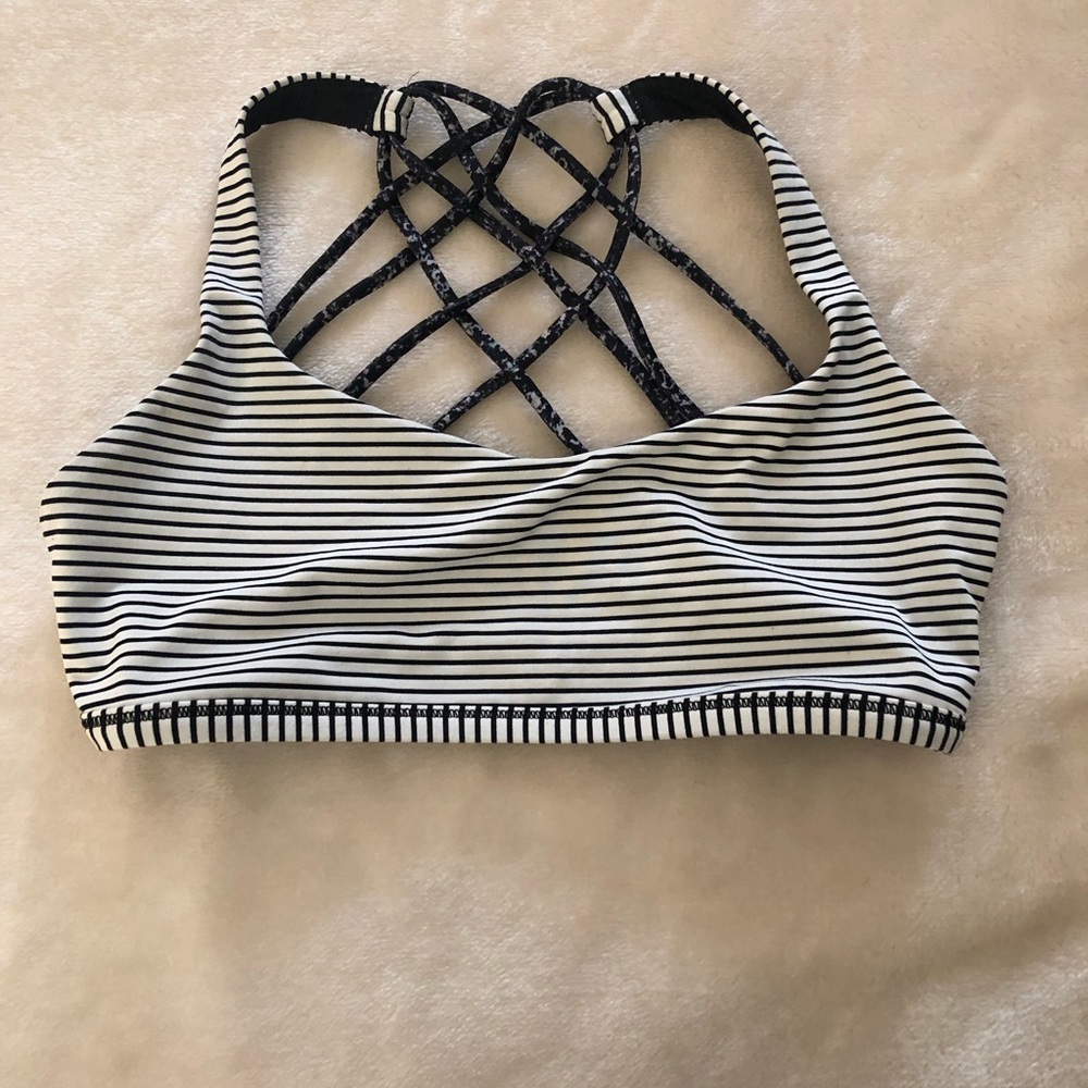 🎉Sold🎉Lululemon free to be wild size 6